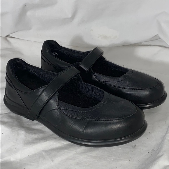 Aravon Black Leather Comfort Flats Wide Sz 10EE - Picture 4 of 8